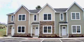 Spacious 3-Bedroom Townhome for Rent – Steps from Sentara RMH! Gallery 1