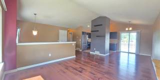 $2,500 - 3 Bed / 2 Bath Beautiful and Spacious Home with a Fully Fenced backyard Gallery 5
