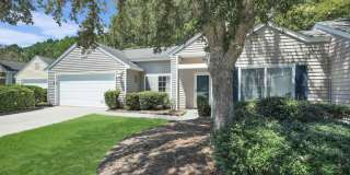 "Charming 2-Bed Oasis with 2 Full Baths, Den and Screened Patio on Huquenin Lane in Sun City!" Gallery 1