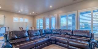 Stunning 2 Bedroom Fully Furnished Home. Community Pool & Mini Golf! Gallery 22