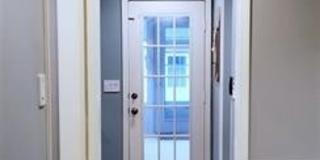 Gorgeous Updated 2BR 3BA Town house Gallery 21