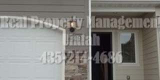 3 Bed 2.5 Bath Townhome in Fox Run Gallery 1