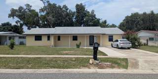 For Rent: 4 Bedroom, 3  Bathroom, Office/Den, Sunroom/Florida room, Large Shed, Huge backyard Gallery 1