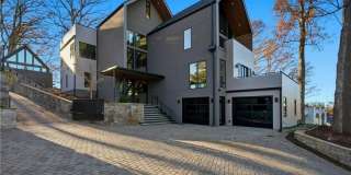 1033 Reeder Circle NE Gallery 2