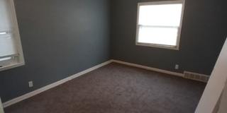 4 bed, 1 bath bungalow NOW AVAILABLE! Gallery 17