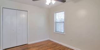Room in 4 Bedroom Home at Santa Monica Dr Gallery 24
