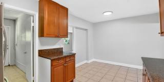 Come see this beautiful 4/2 single family home Gallery 6