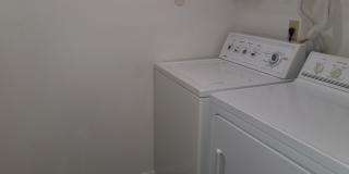 Short term, turnkey furnished, 2 bedroom, 2 bathroom condo in convenient Bradenton location. Gallery 13