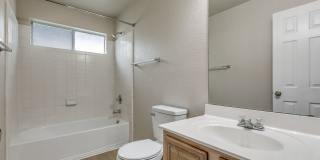 Charming 3/2/2 single-story home in highly desirable Westover Crossing Gallery 22