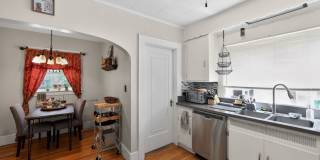 Charming 3BR House in Syracuse Gallery 9