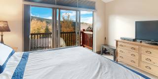 Beautiful townhome, ski shuttle, views, utilities included, pets negotiable, winter lease! Take a look quick! Beautiful townhome, ski shuttle, views, utilities included, pets negotiable, winter lease! Take a look quick! Gallery 17