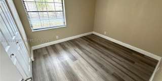 2626 Riverside Dr Gallery 6