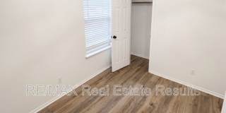 1607 N Timberline Dr Gallery 11