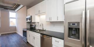 3833 N Broadway Gallery 86