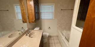 Spacious 3 bedroom, 2 bath Gallery 10