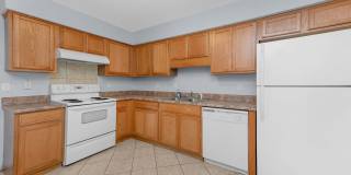 Charming 2-Bedroom Townhome – $1,400/mo Gallery 8