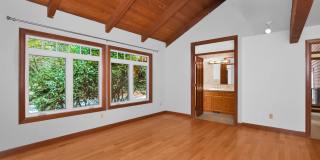 Private 4 Bedroom Retreat on 5-Acres Cottage Lake Gallery 21