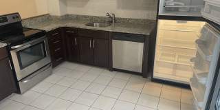 2-bed & 1.5 bath Townhouse with AC & Parking in Boston Landing  Family + Pet Friendly Gallery 1