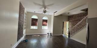2027 Russell Blvd. Gallery 7