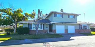 3BR / 1.5BA Duplex – Water, Sewer, Trash  Gardener Included – Pet Friendly Gallery 1