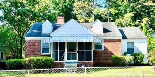 Room in 3 Bedroom Home at Remount Rd Gallery 1