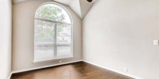 4-BEDROOM HOME IN LAKESIDE Gallery 5
