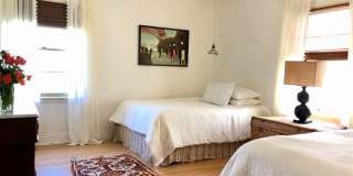 5596 Encino Avenue Gallery 3