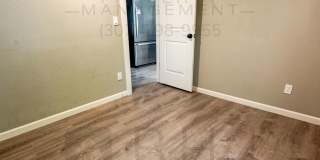 PET FRIENDLY 2 BED/ 1 BATH MINUTES FROM DOWNTOWN! Gallery 14