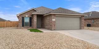 Modern 3BR Retreat Near TTU | Stylish Fully Furnished Home with Spacious Backyard Gallery 3