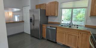 Tri Level, 3 Bedroom For Rent in Port Orchard - Available June 25th! Gallery 5