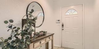 Fully Furnished 3 Bedroom near Greenbelt in Southeast Austin- Easy Access to 35! Gallery 5