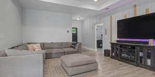 197 W 1st Avenue Gallery 7