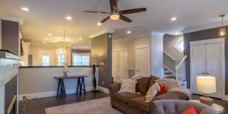 Great cottage house just off Ellington Pkwy-close to downtown! Gallery 9