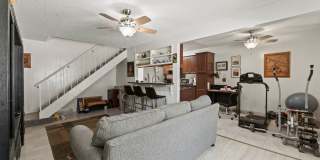 Charming 2 bedroom unit in Sparks Gallery 8