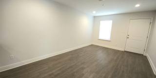 313 N Navy Blvd unit: 1B Gallery 6