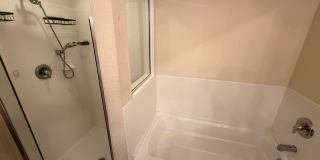 Beautiful 3 room /2.5 bath Gated Community W/ Pool Close to the Skyway Gallery 23