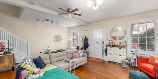 Oakenshawe 5-Bedroom, 2-Bathroom Home Close to Johns Hopkins Gallery 6