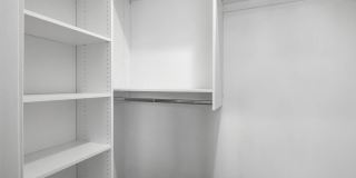 360 Huguenot Gallery 17