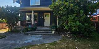 Comfortable 3-Bedroom, 2-Bath Lower Unit with Fully Fenced Yard in West Bremerton Gallery 1