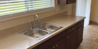 (473) Walnut Duplex - 2 Bedroom / 1 Bathroom Gallery 8