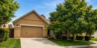 4 BD • 2.5 BA • Harlan Ranch- gated community• Clovis Unified School District Gallery 1