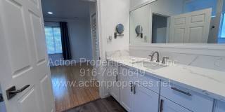 Downtown Roseville - 2 Bed, 1 Bath - Single Level Bungalow - Landscaping Included - Utilities Included! Street Parking Gallery 7