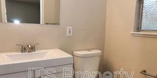 6565 S. Land Park Drive Gallery 46