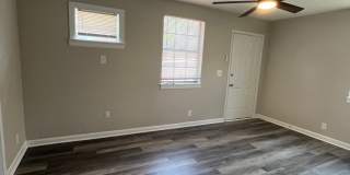 2 Bedroom/ 1 Bathroom Duplex in Hermitage Gallery 6