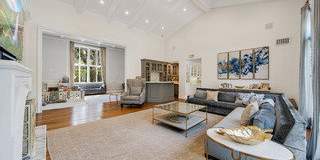 13037 San Vicente Boulevard Gallery 8
