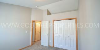 Pleasant Hill Townhome with 2-Car Garage, Walk-In Closets & Deck Gallery 6