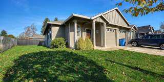 Modern Duplex with Open Layout in Washougal Gallery 1