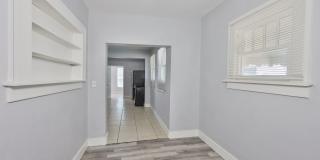Exquisite Remodeled Retreat: 4 Bed, 1 Bath Gem in St. Petersburg Gallery 16