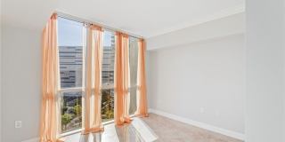 2777 Paradise Road Gallery 18