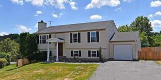 13296 HOLLINGER Avenue Gallery 1